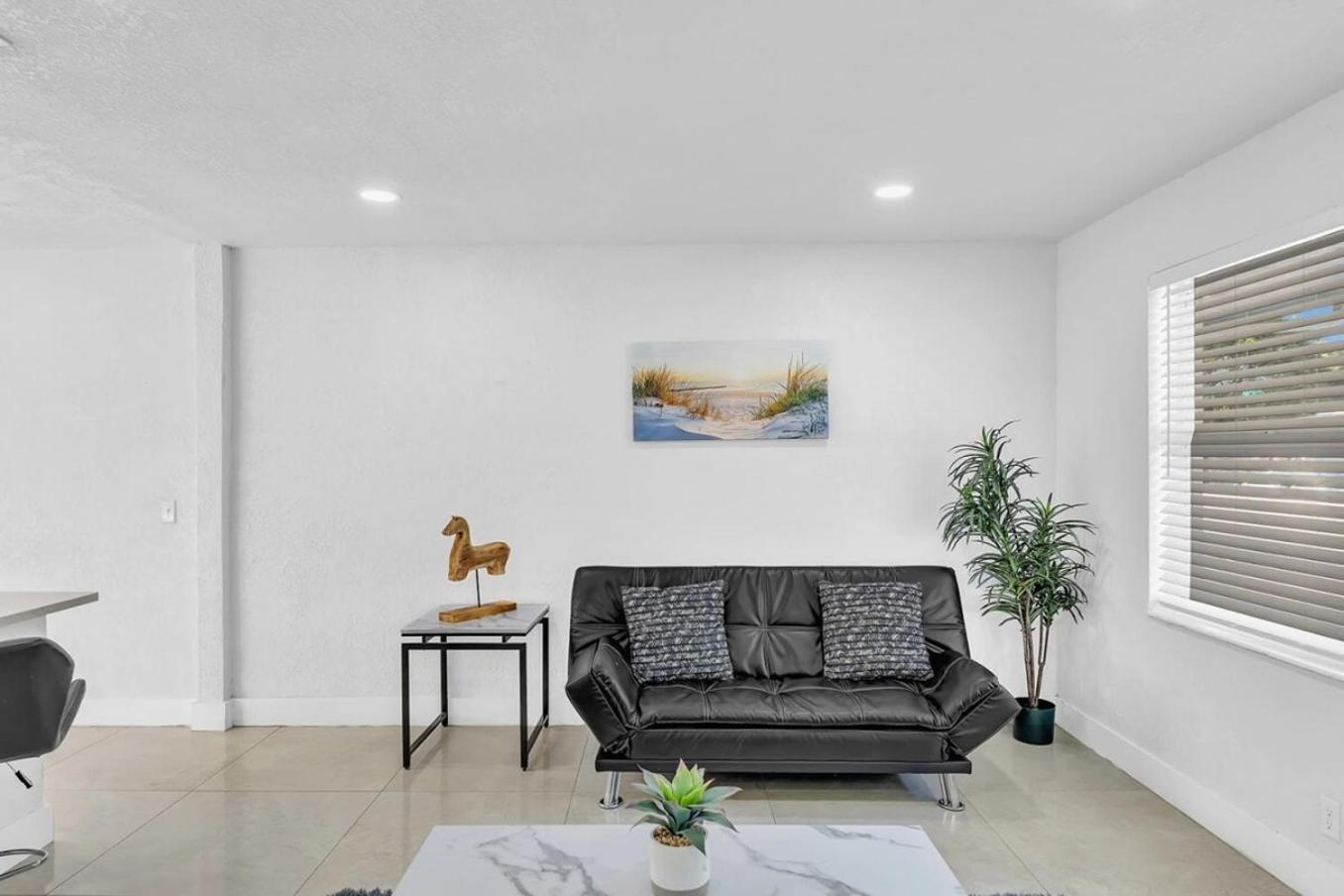 2 Bdrm Modern House Mins From Beach & Casino Hb1 Hallandale Beach Eksteriør billede