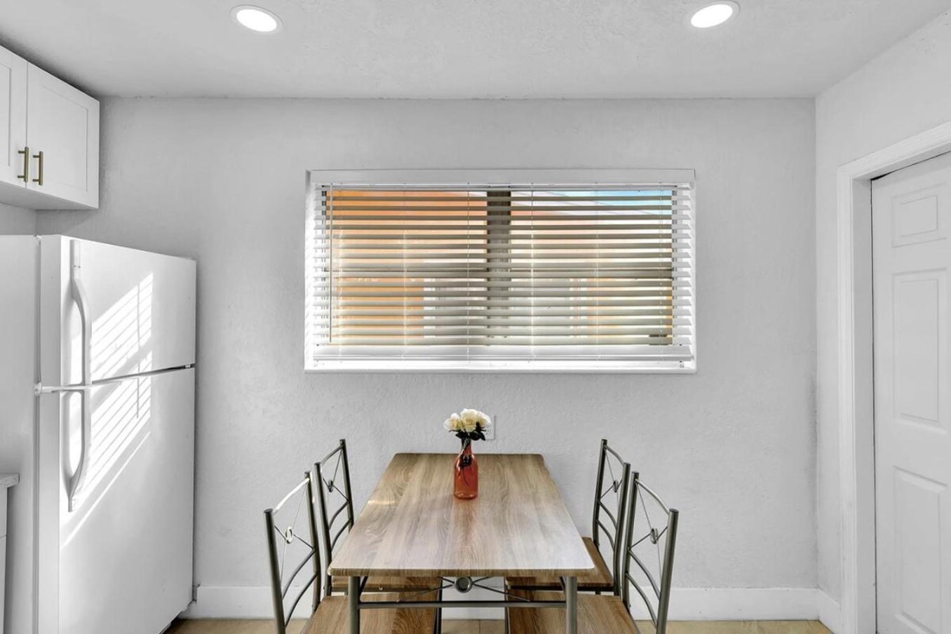 2 Bdrm Modern House Mins From Beach & Casino Hb1 Hallandale Beach Eksteriør billede