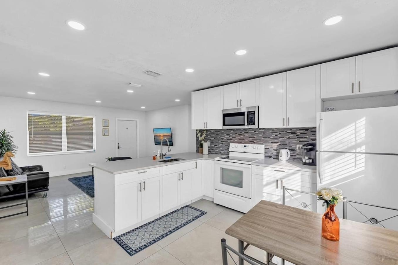 2 Bdrm Modern House Mins From Beach & Casino Hb1 Hallandale Beach Eksteriør billede