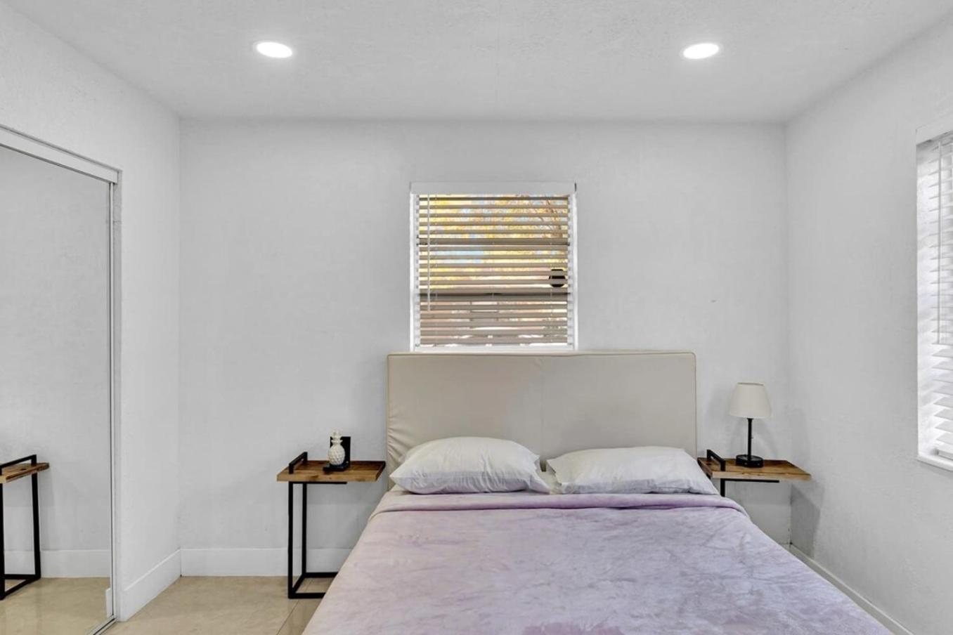 2 Bdrm Modern House Mins From Beach & Casino Hb1 Hallandale Beach Eksteriør billede