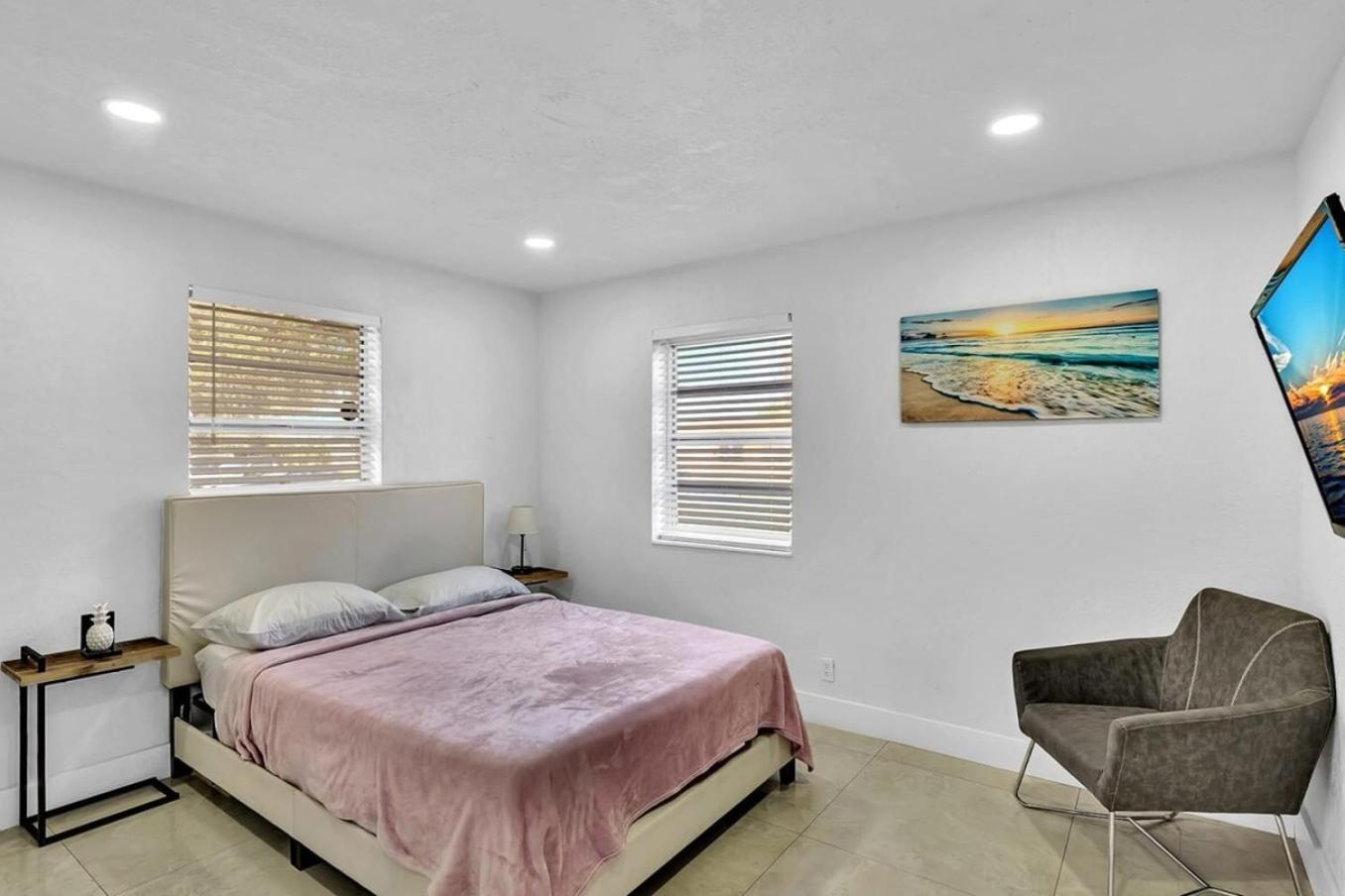 2 Bdrm Modern House Mins From Beach & Casino Hb1 Hallandale Beach Eksteriør billede