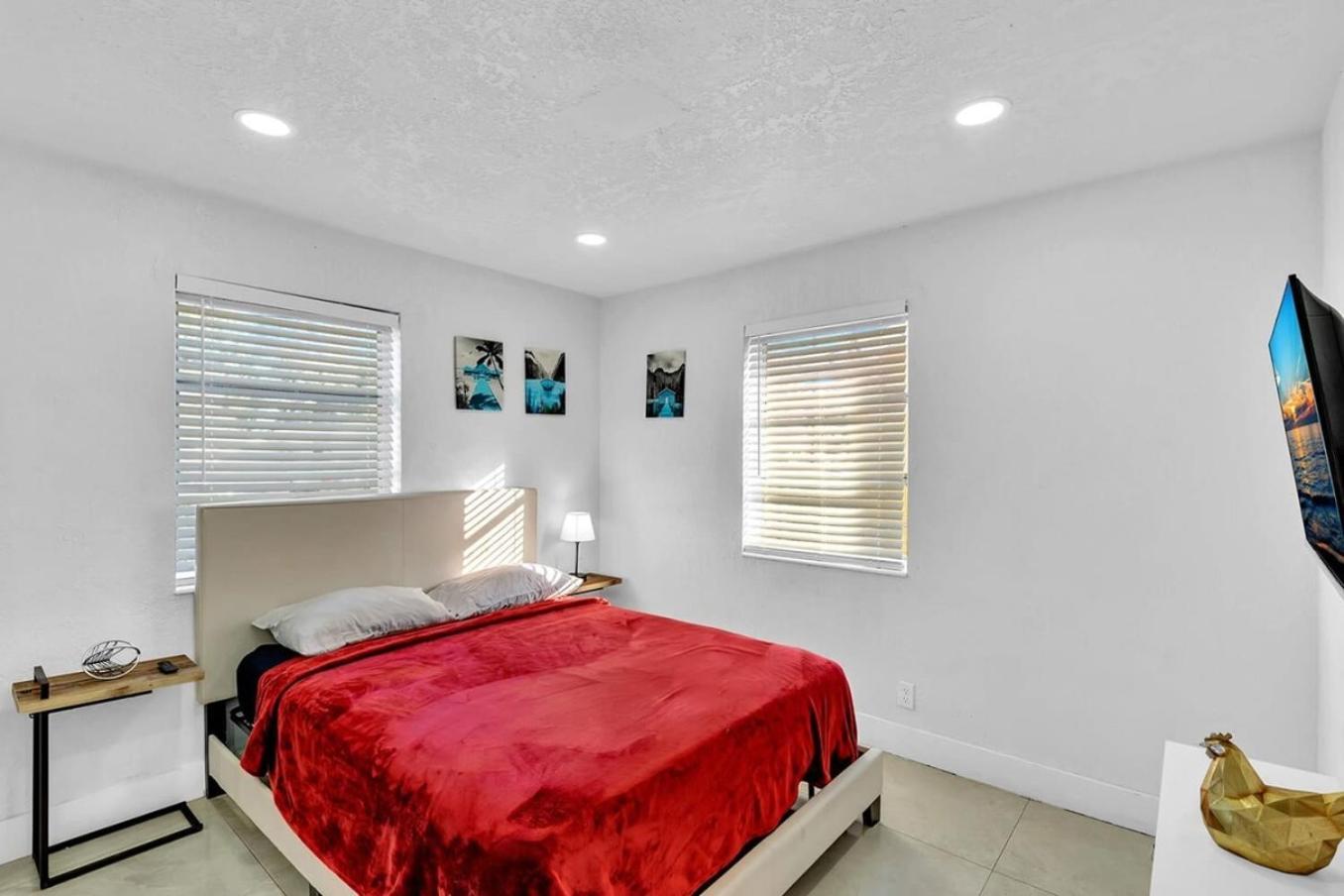 2 Bdrm Modern House Mins From Beach & Casino Hb1 Hallandale Beach Eksteriør billede