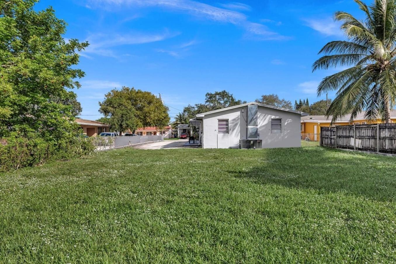 2 Bdrm Modern House Mins From Beach & Casino Hb1 Hallandale Beach Eksteriør billede